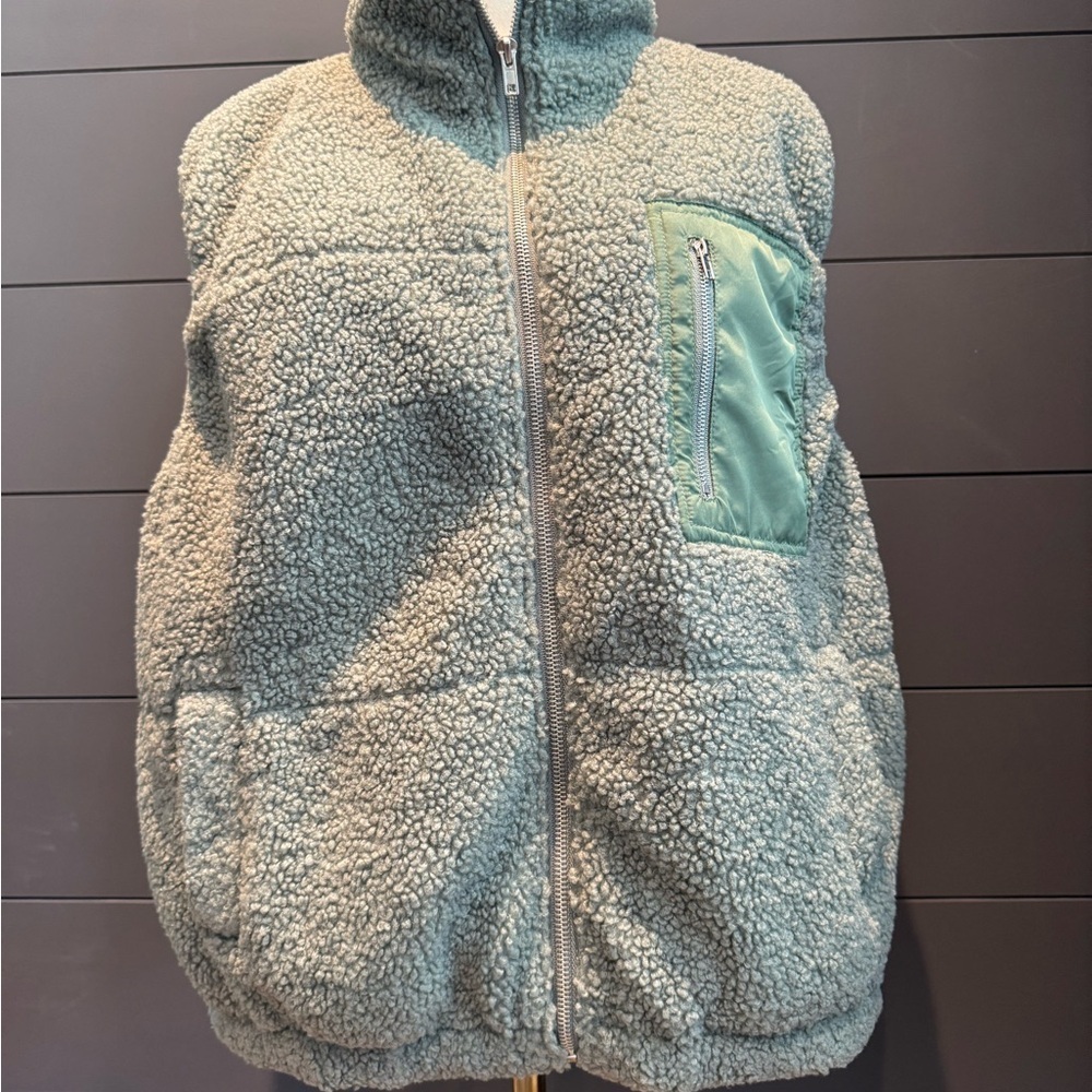 Magnolia Boutique Plush Sage Green Sherpa Zip Up Vest Cozy Layering Warm - Picture 3 of 9
